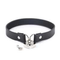 Adorn your partner with this stylish collar featuring a heart-shaped padlock that draws attention inward. Made of stretchy synthetic leather, it ensures a comfortable fit without itching, symbolizing your special bond.