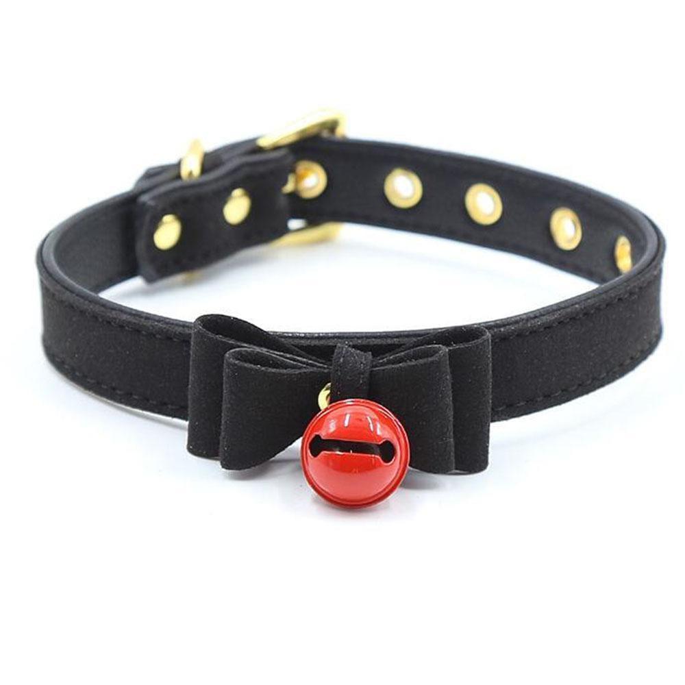 Charming Leather Sissy Chastity Bow Tie: an ergonomic tie that adjusts to measure perfectly around the neck, preventing slipping with its secure string. The front chime emits a subtle penis cage sound, adding playful allure to your BDSM sessions.