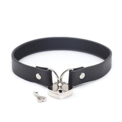 Adorn your partner with this stylish collar featuring a heart-shaped padlock that draws attention inward. Made of stretchy synthetic leather, it ensures a comfortable fit without itching, symbolizing your special bond.